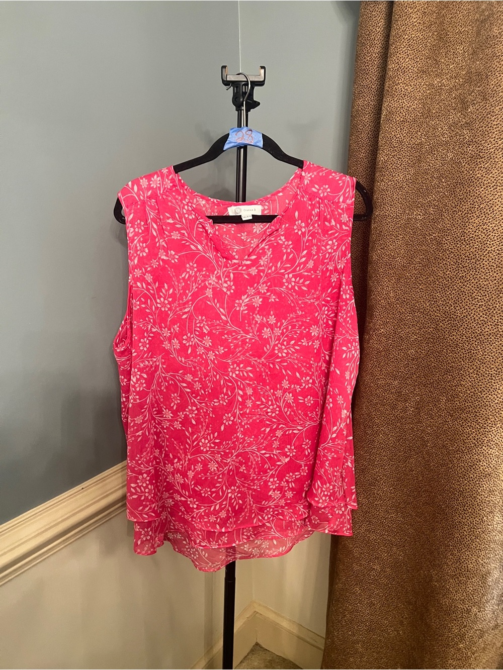 Bright Pink Floral V-Neck Sleeveless Camisole
